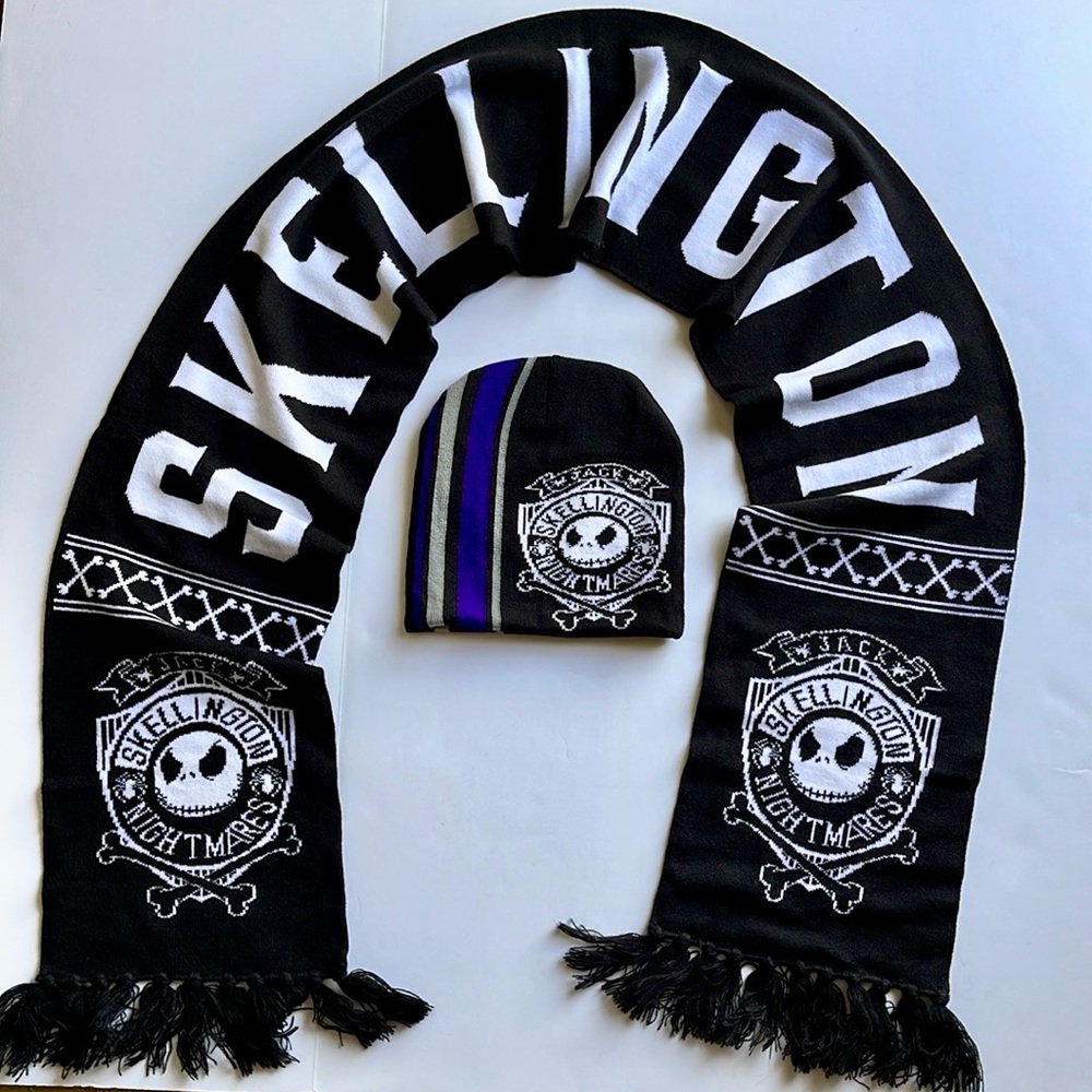 Disney’s Jack Skellington Scarf & Beanie set NWOT